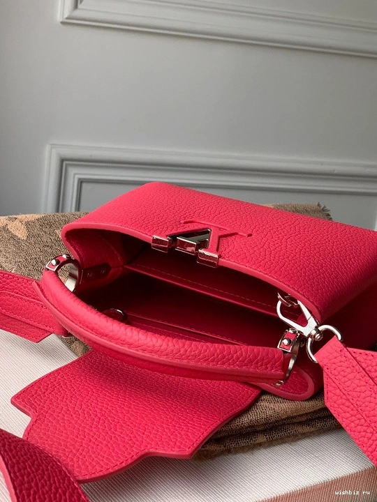 WIS VUITTON MINI LOUIS CAPUCINES 0825